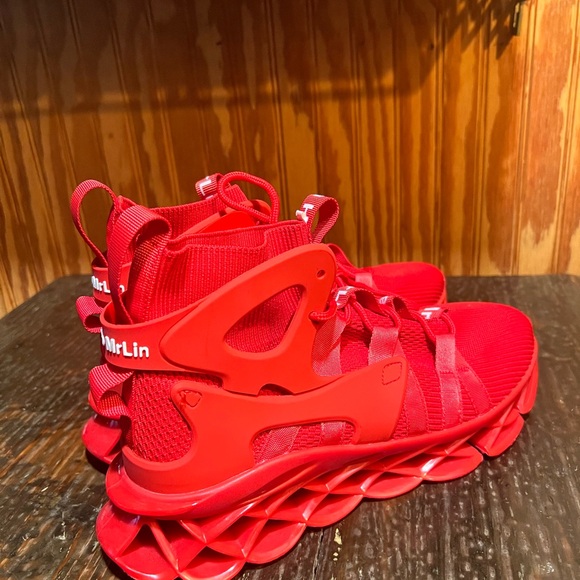 Selling Size 44 Hello MrLin Men's Non-Slip Running Shoes! - Picture 2 of 5